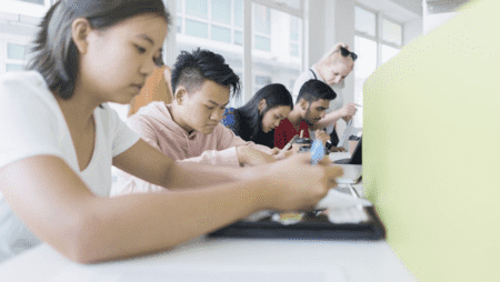 大环境改变不了，怎么陪孩子写作业确实值得反思